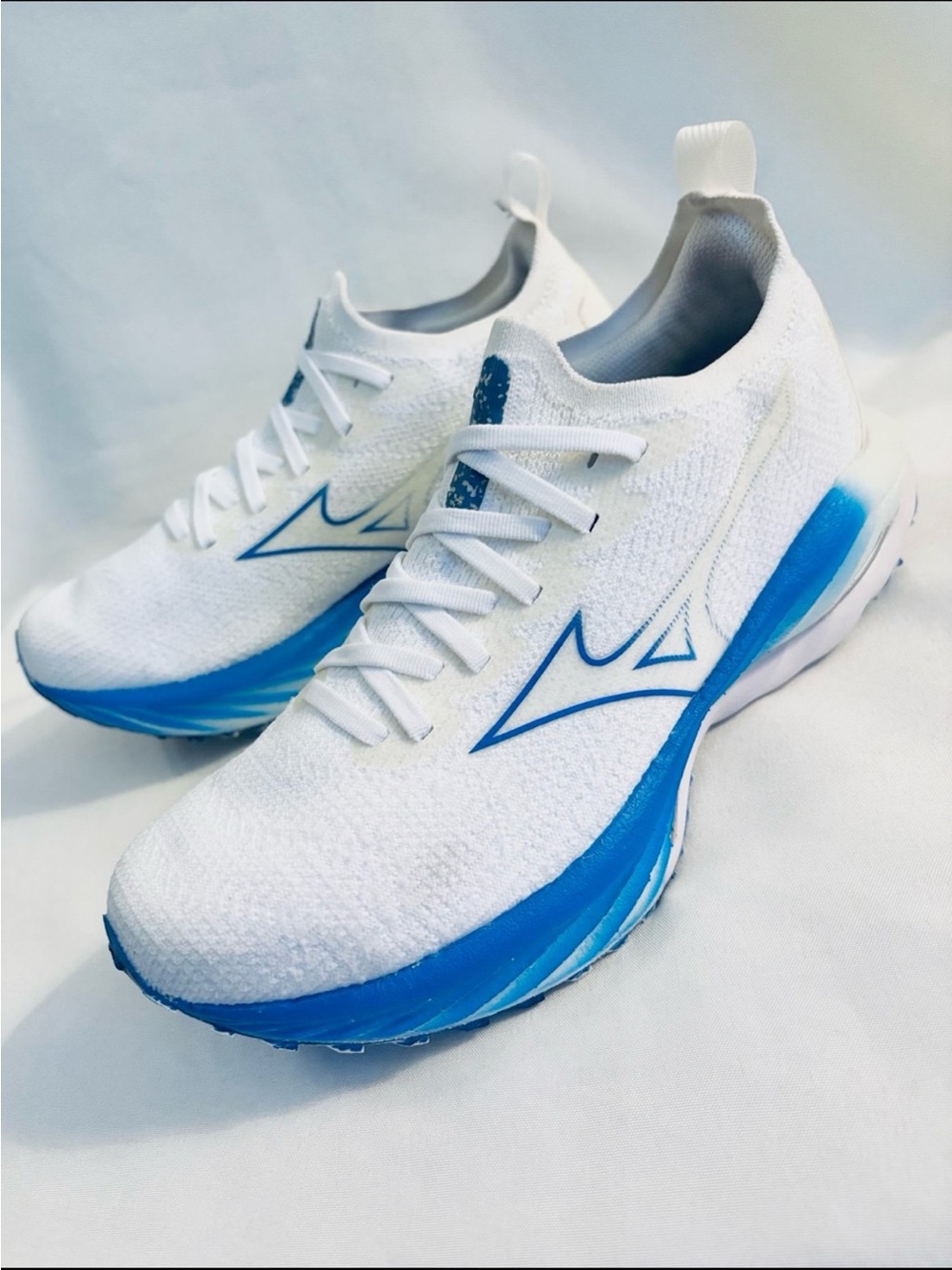 Mizuno Wave Neo Wind Running Shoes
